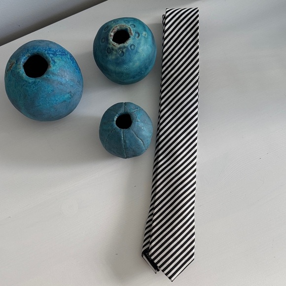 Sir of Sweden Black and White Diagonal 100% Silk Striped Tie Unisex - Picture 2 of 5